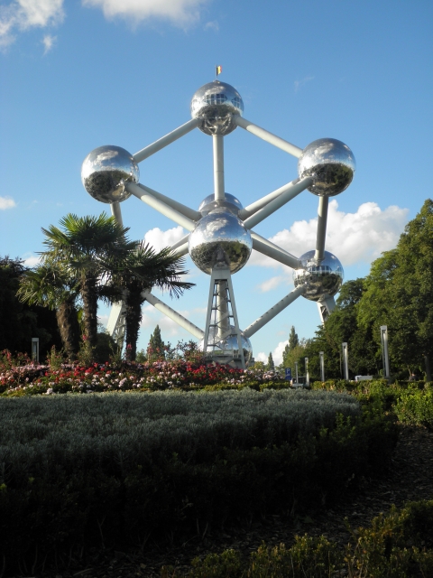 比利时.原子能塔,据说很有名.